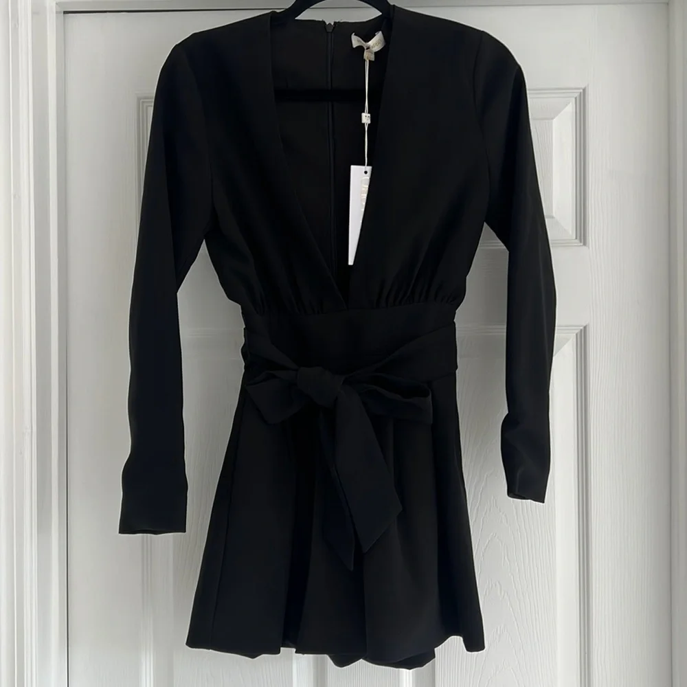 NWT RONNY KOBO Plunge Neckline Long Sleeve Belted Romper XS - Picture 4 of 8